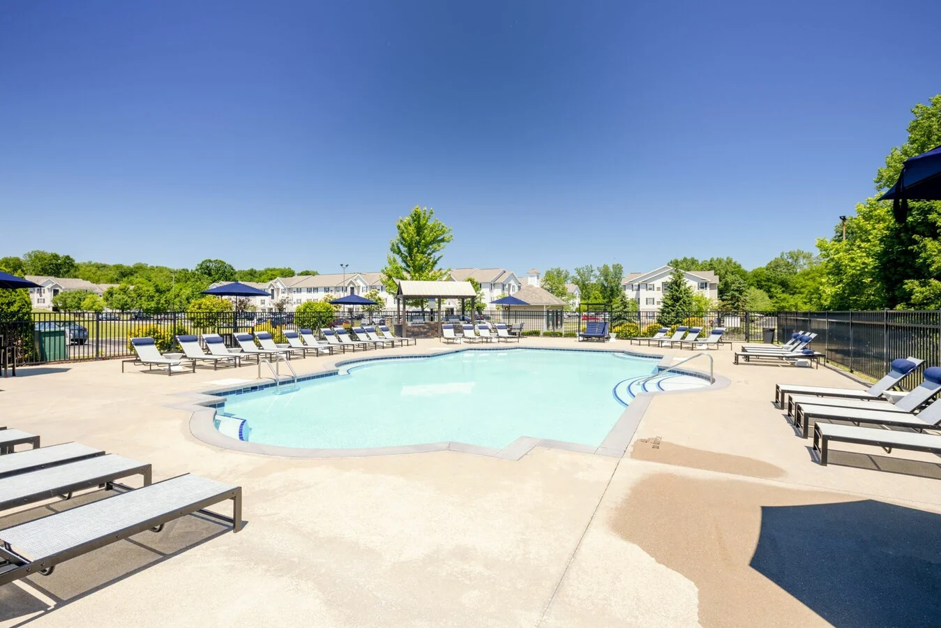 Swimming pool at Campus Pointe Apartments Kent, Ohio